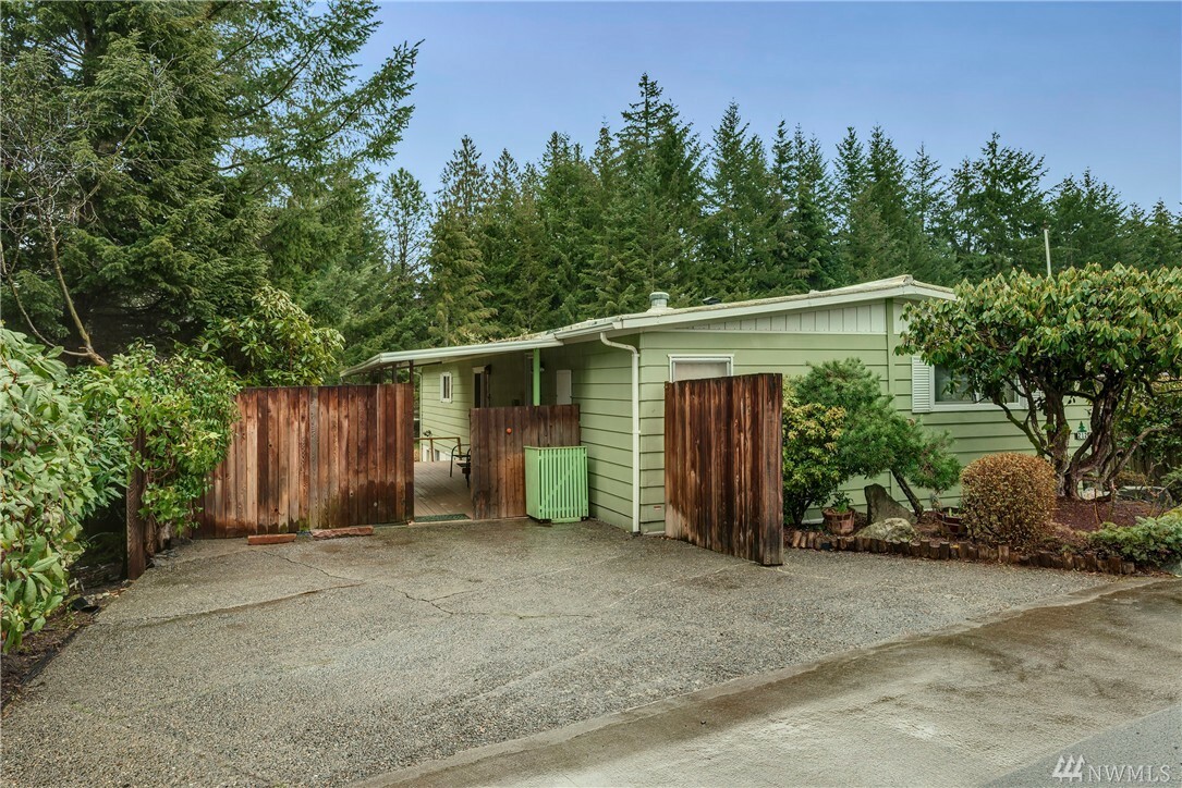 Property Photo:  1725 242nd St SE 212  WA 98021 