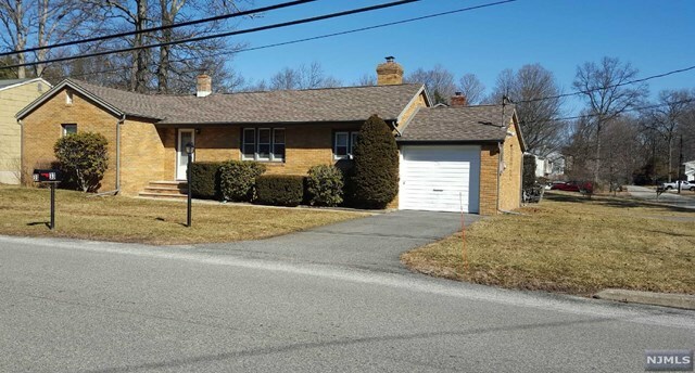 Property Photo:  33 Greenbrook Dr  NJ 07480 