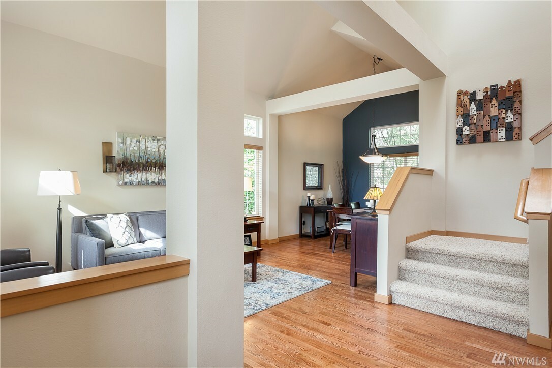 Property Photo: 25720 SE 35th Place WA 98029