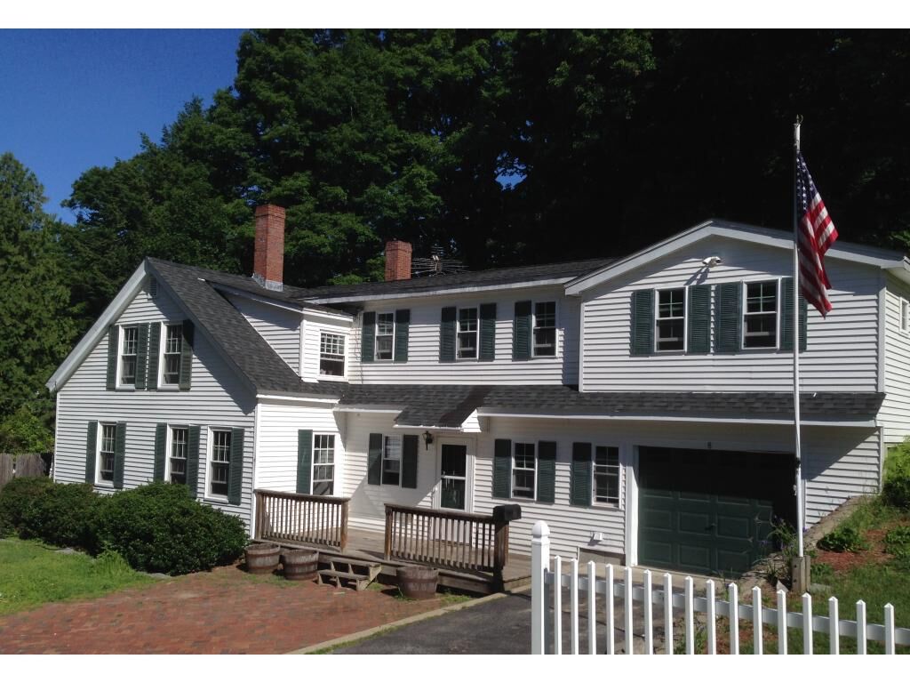 Property Photo:  8 Vine Street  NH 03458 