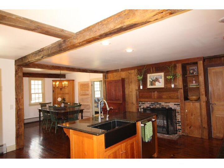 Property Photo:  84 Amherst St  NH 03031 