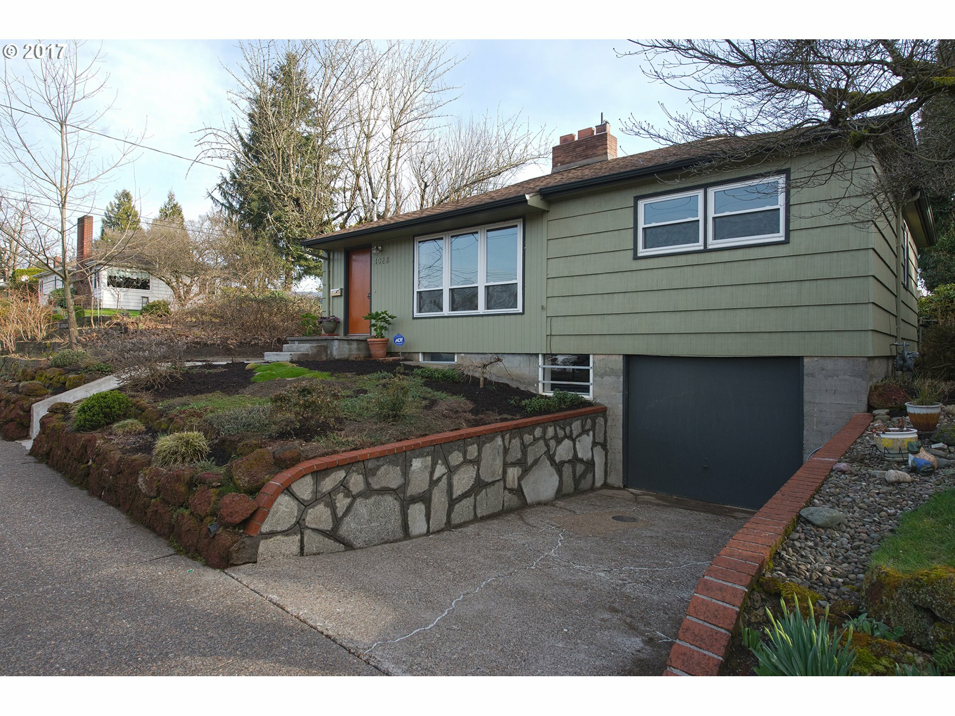 Property Photo:  4028 SE Nehalem St  OR 97202 