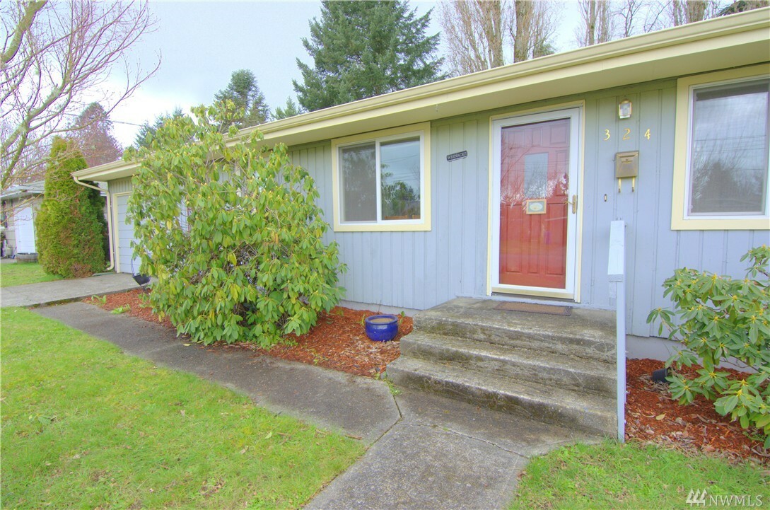 Property Photo: 324 Y St SW WA 98501