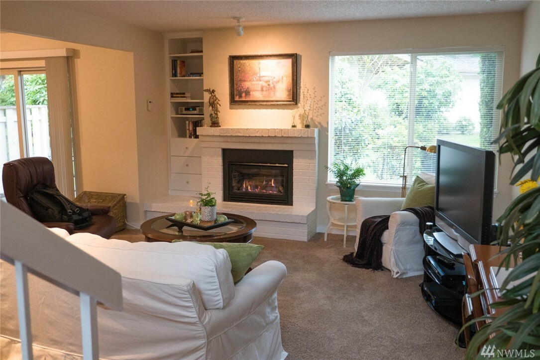 Property Photo:  16016 Village Green Dr B  WA 98012 