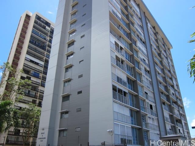 Property Photo:  757 Kinalau Place 504  HI 96813 