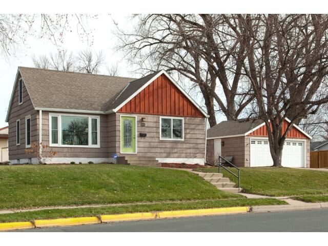 Property Photo:  2001 41st Avenue NE  MN 55421 