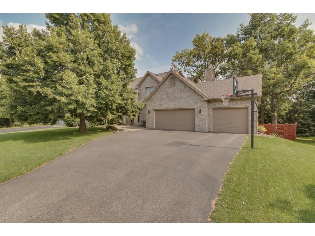 Property Photo: 213 Geneva Boulevard MN 55306