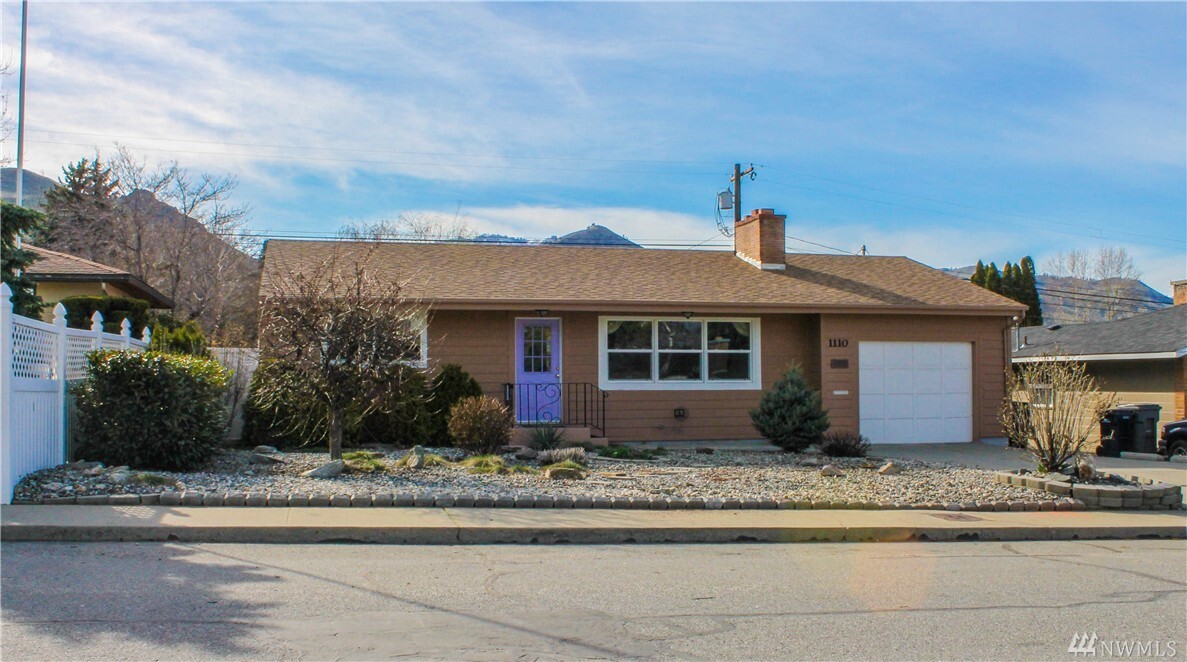 Property Photo: 1110 Linwood Ave WA 98801