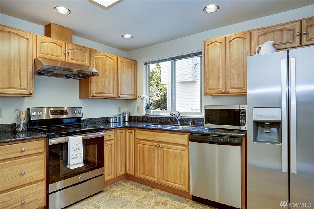 Property Photo: 13050 35th Ave NE WA 98125