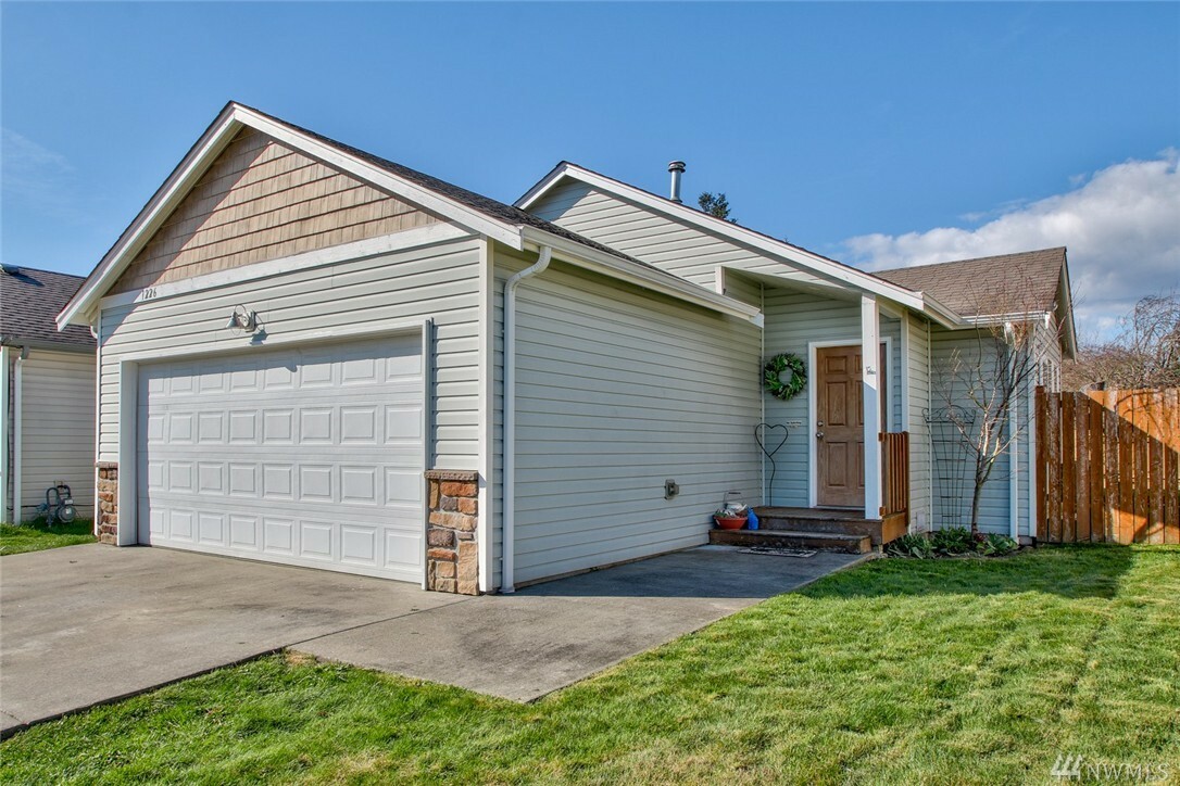 Property Photo:  1226 Fidalgo Place  WA 98284 