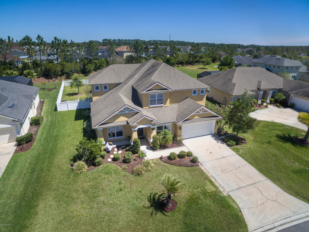 Property Photo: 1016 W Terranova Way FL 32092