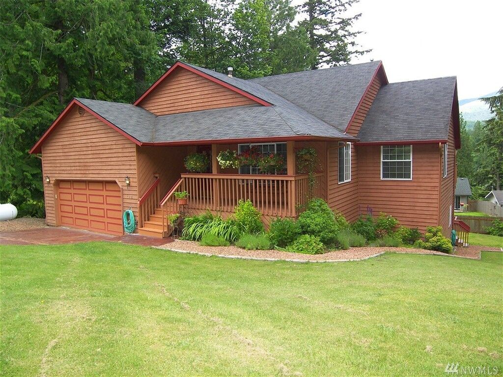 Property Photo:  528 E Alder Dr  WA 98284 