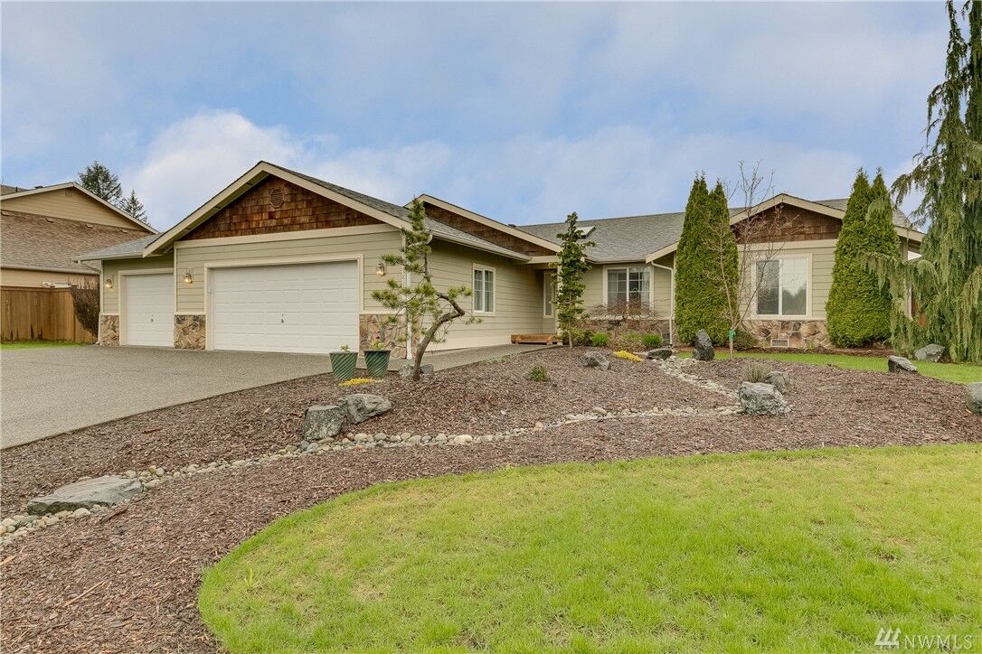 Property Photo:  13833 248th Ave SE  WA 98272 