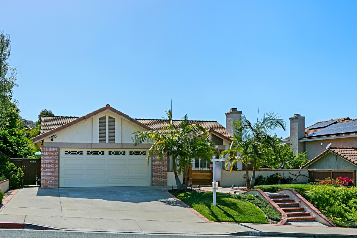 Property Photo: 1574 Village View Rd CA 92024