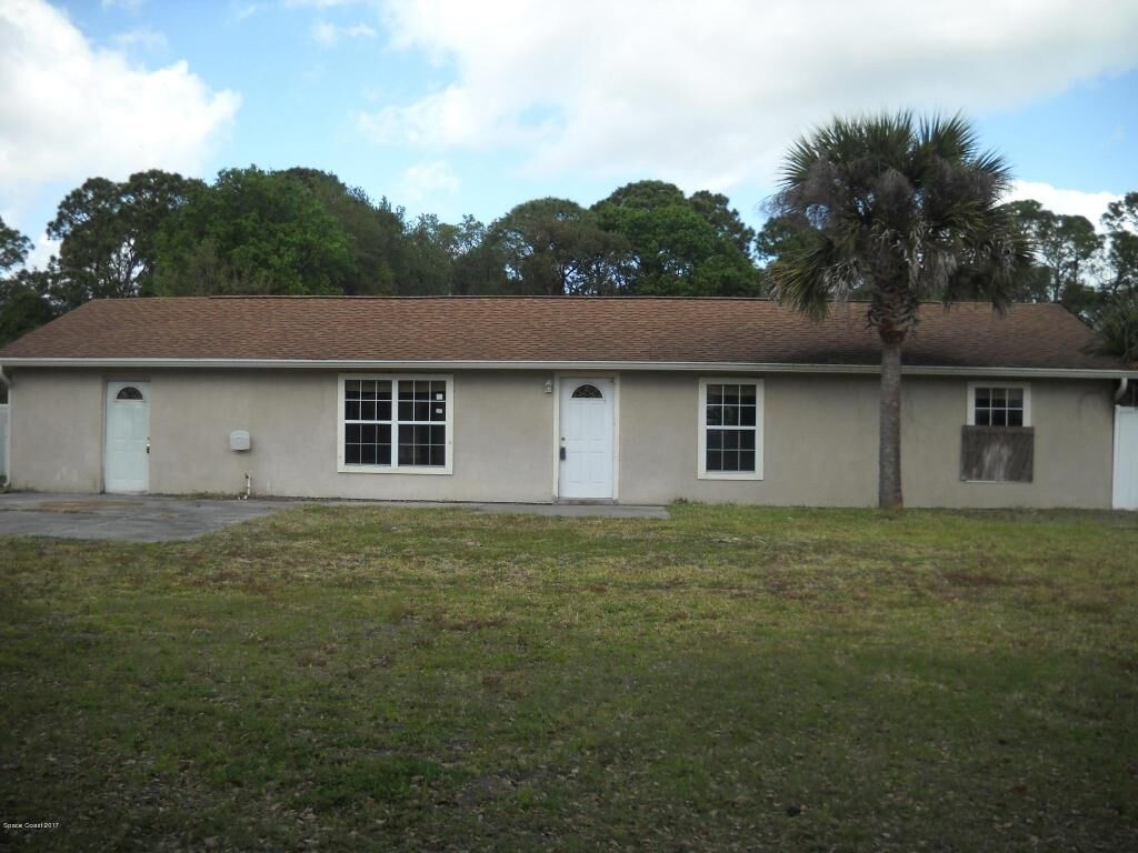 Property Photo:  5120 Mango Avenue  FL 32926 