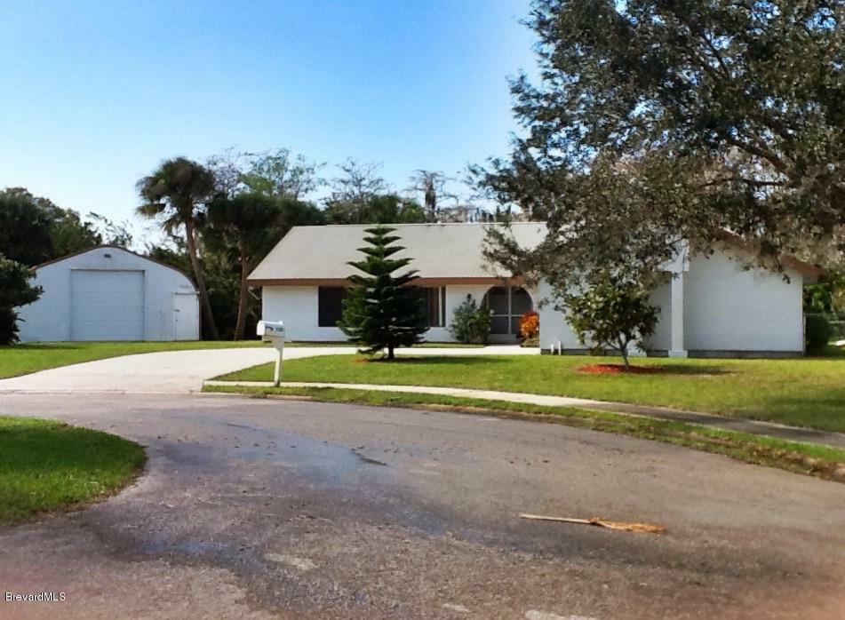 Property Photo:  1120 Fairway Court NE  FL 32905 