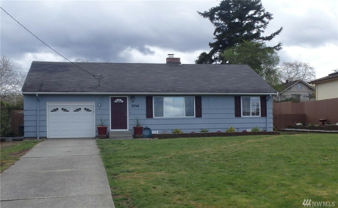 Property Photo:  1714 Shattuck Ave S  WA 98055 