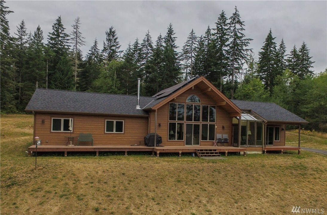 Property Photo: 23540 W Ludvick Lake Dr WA 98380