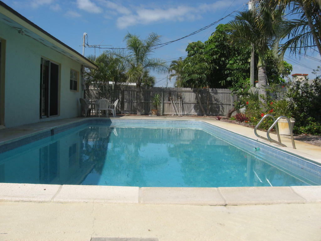 Property Photo:  140 Glenwood Avenue  FL 32937 