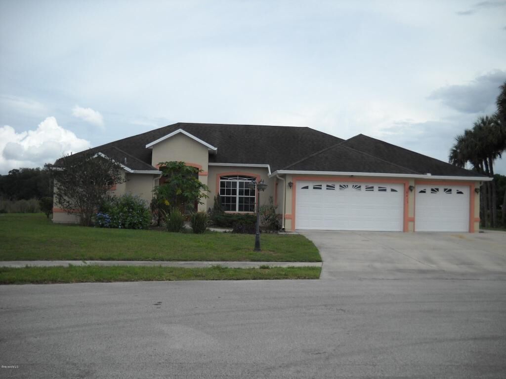 Property Photo:  6413 Flora Vista Place  FL 32927 