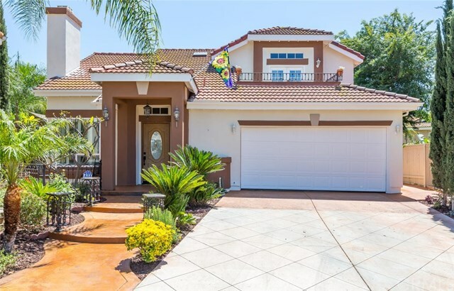 Property Photo:  801 La Paz Circle  CA 92879 