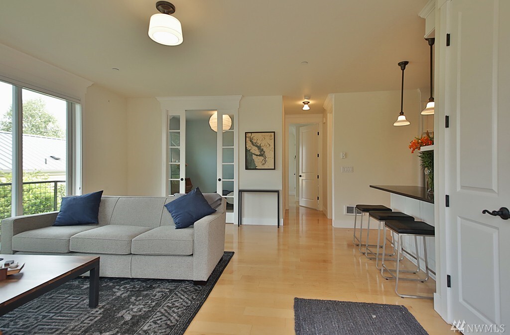 Property Photo:  225 Anthes 202  WA 98260 