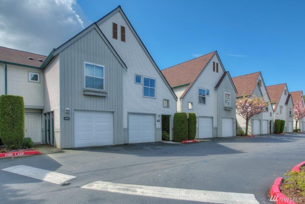 Property Photo: 6711 S 239th Place A103 WA 98032