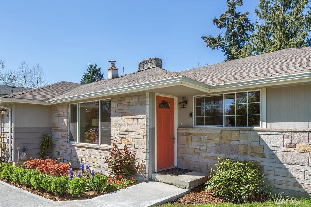 Property Photo: 1325 29th St SE WA 98002