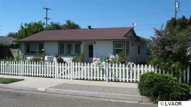 Property Photo:  1105 E Hickory Avenue  CA 93436 