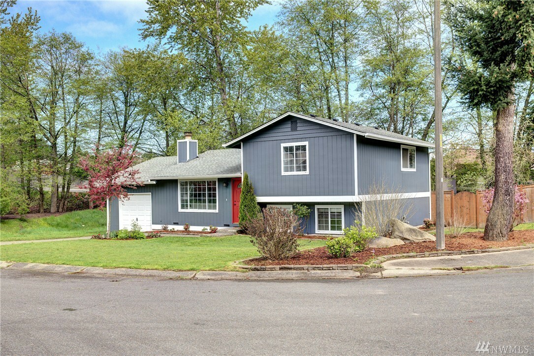 Property Photo:  2702 SW 344th Place  WA 98023 