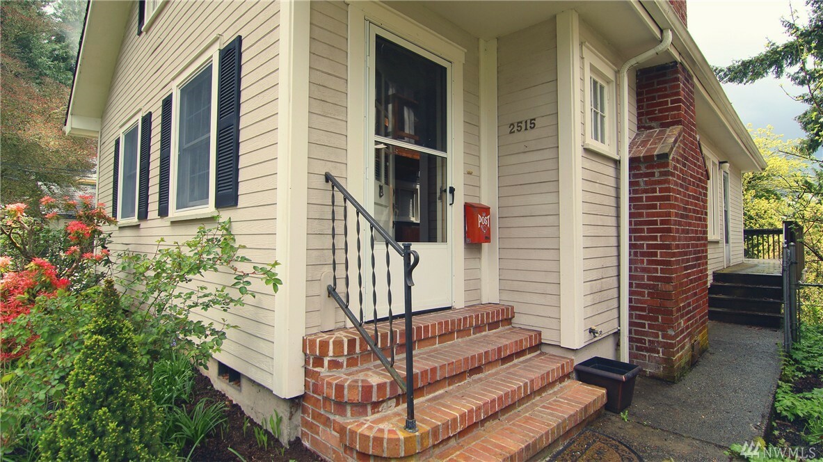 Property Photo:  2515 Columbia St SW  WA 98501 