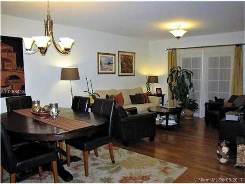 Property Photo: 323 Navarre Ave 204 FL 33134