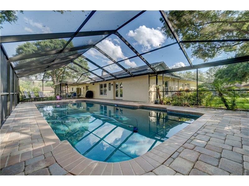 Property Photo:  15311 Winding Creek Drive  FL 33613 