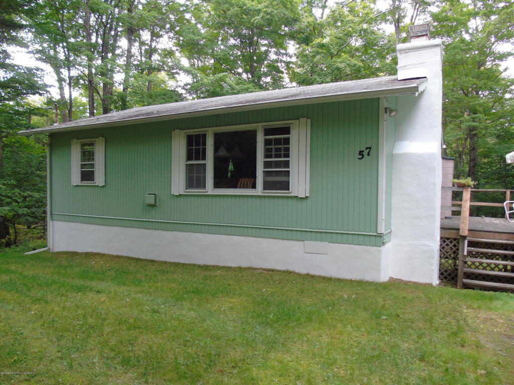 Property Photo: 1094 Alder Drive PA 18445