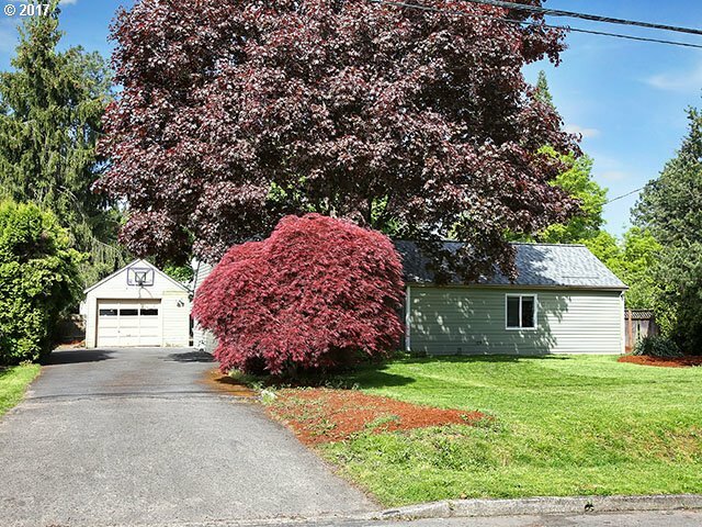 Property Photo:  801 SE 24th Ave  OR 97123 