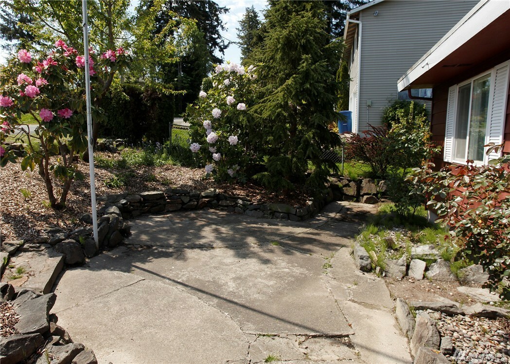 Property Photo:  1210 S 258th St  WA 98198 