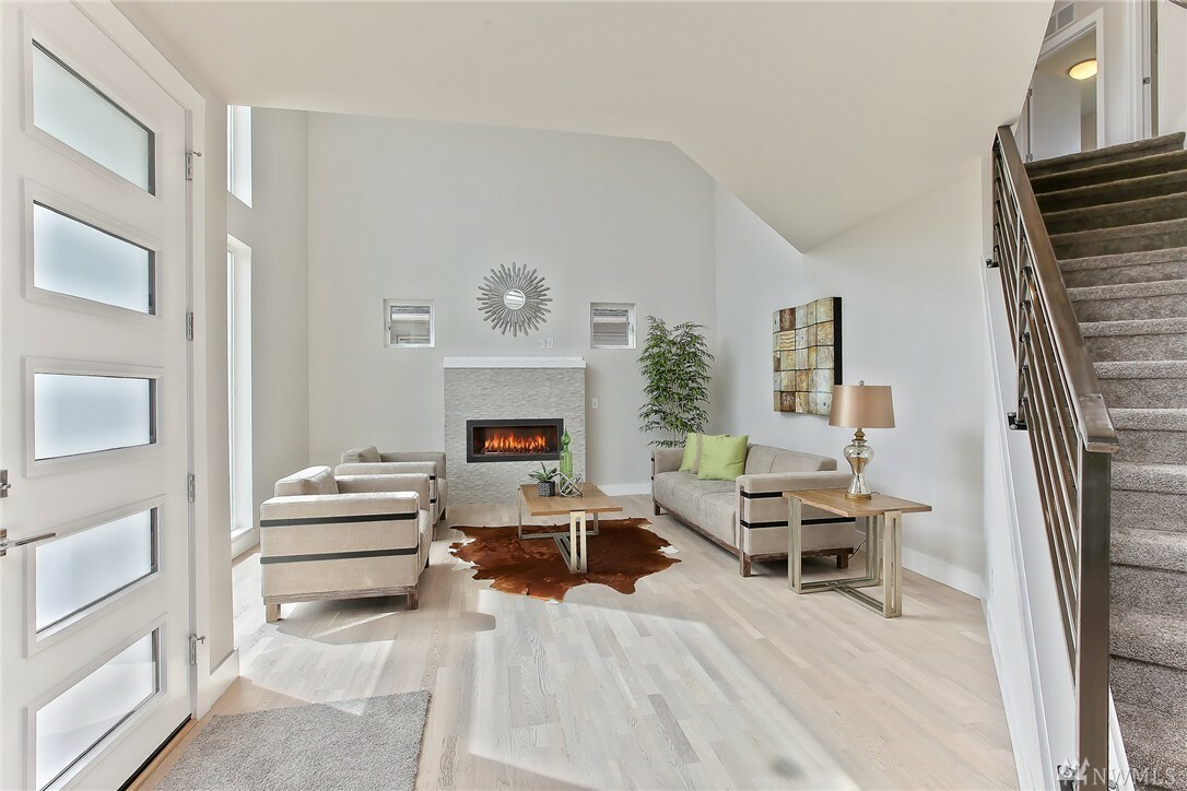 Property Photo: 3243 Belvidere Ave SW WA 98126