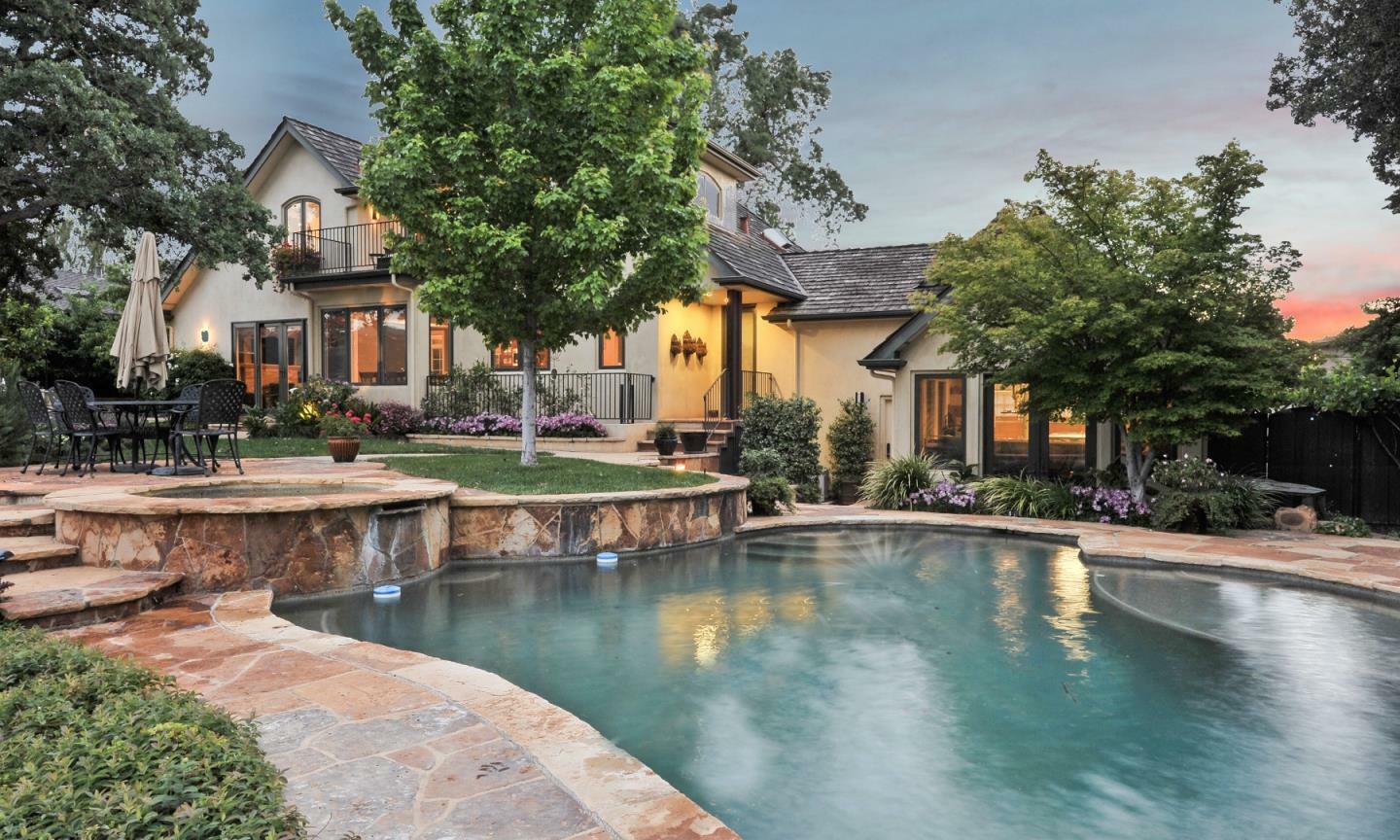 Property Photo: 15270 Oak Ridge Way CA 95030