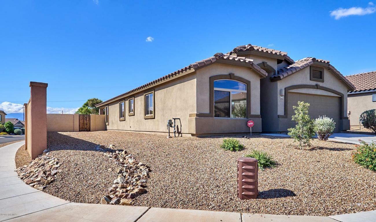 Property Photo:  635 W Calle Tolmo  AZ 85629 