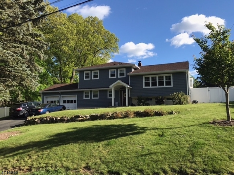 Property Photo: 10 E Crestview Ct NJ 07950