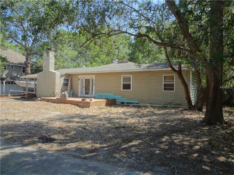 Property Photo:  719 Riverside Drive  FL 34689 