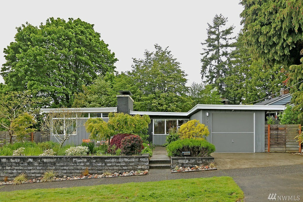 Property Photo:  5054 SW Grayson St  WA 98116 