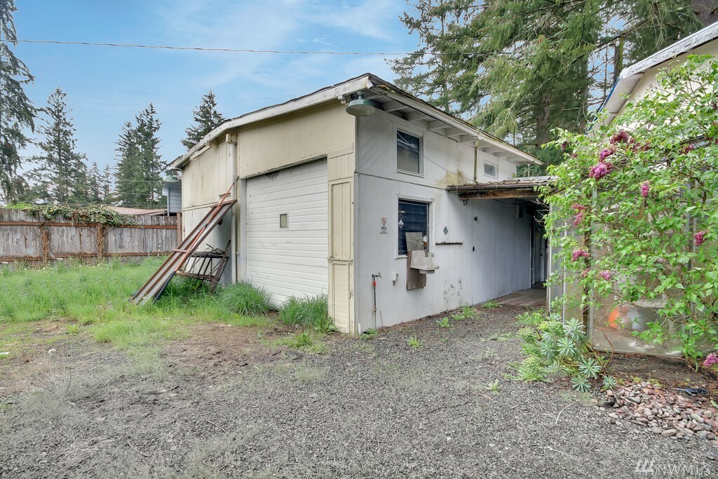 Property Photo:  25118 54th Ave E  WA 98338 