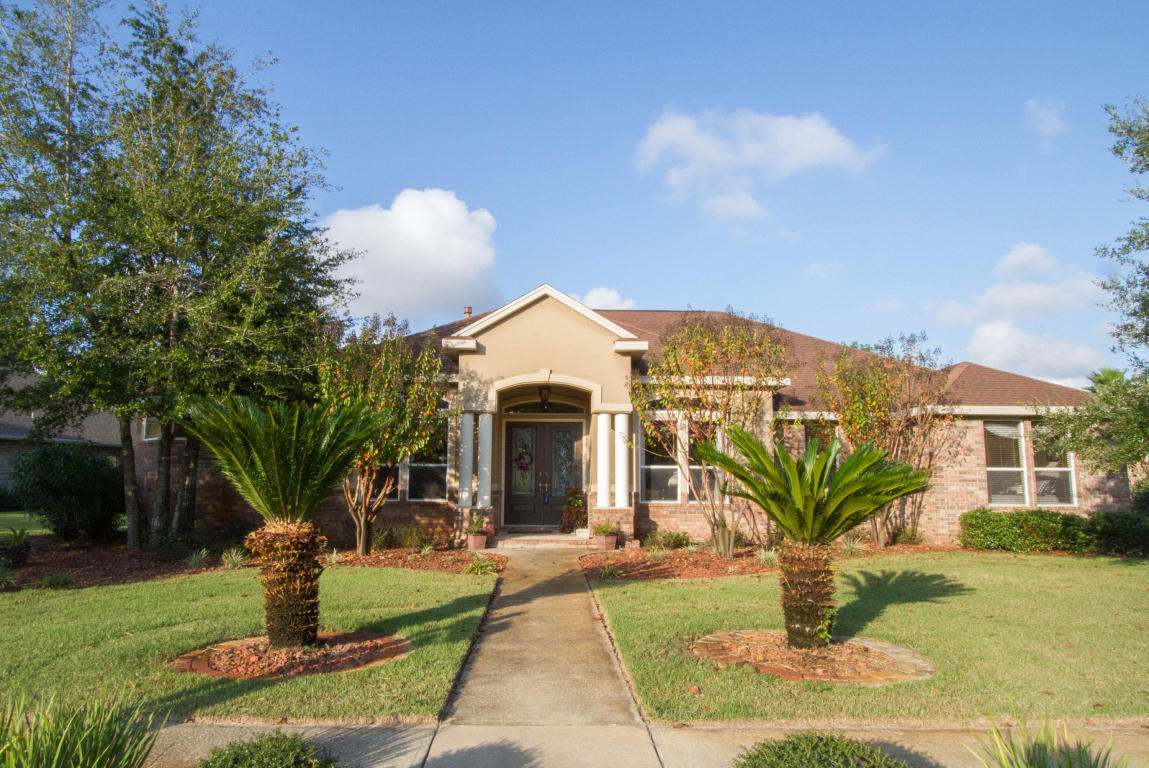 Property Photo: 147 Red Maple Way FL 32578