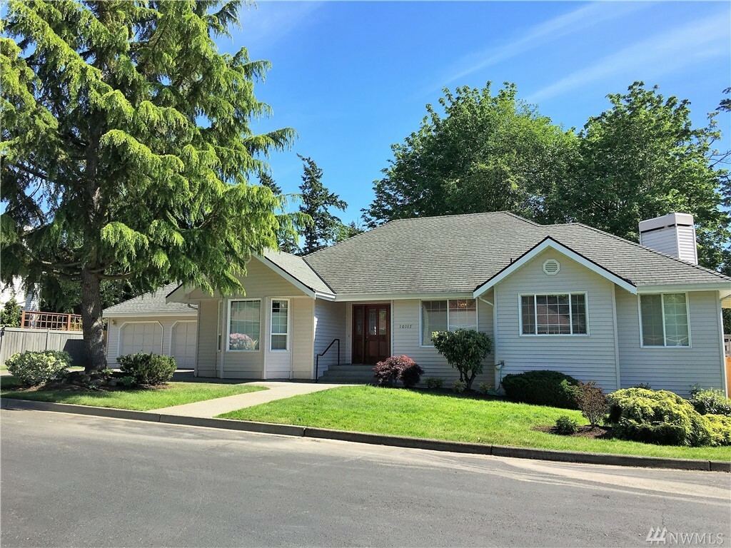 Property Photo:  10117 SE 188th St  WA 98055 