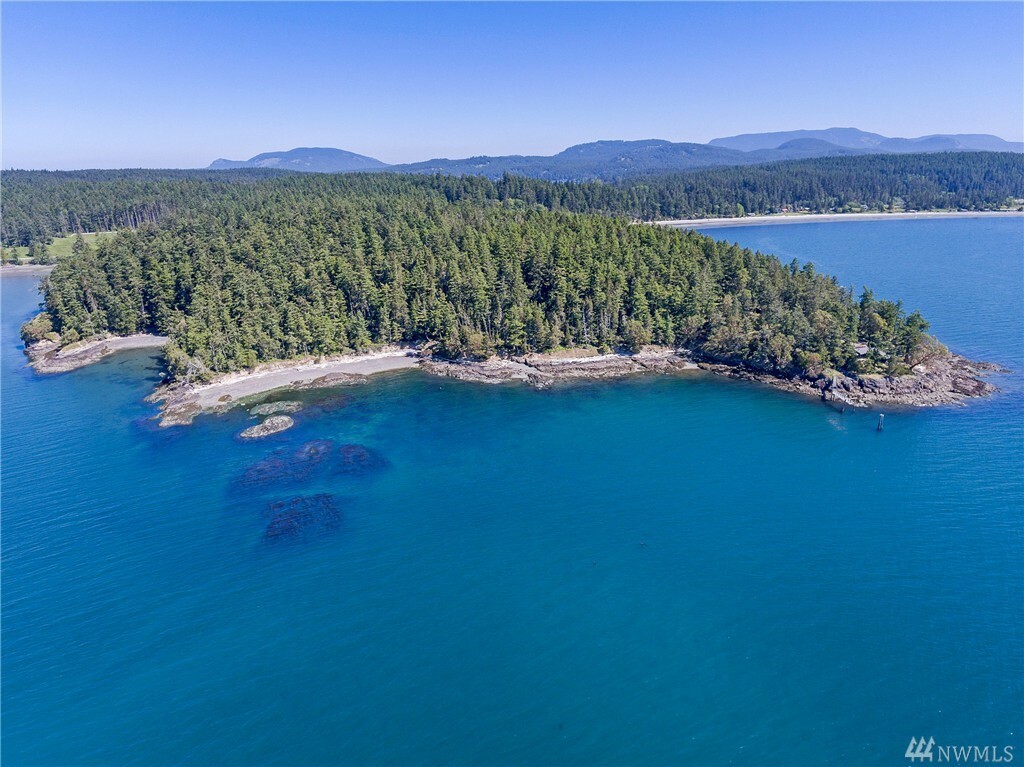 Property Photo:  821 Squaw Bay Rd  WA 98286 