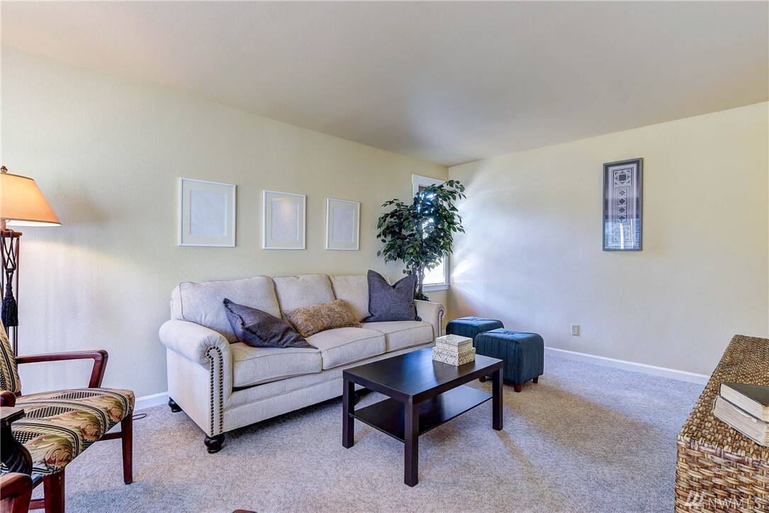 Property Photo: 747 Belmont Place E 303A WA 98102