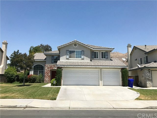 Property Photo: 1486 Kirkmichael Circle CA 92507