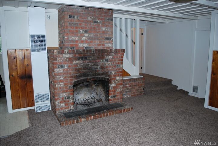 Property Photo:  410 Plymouth St NW  WA 98502 