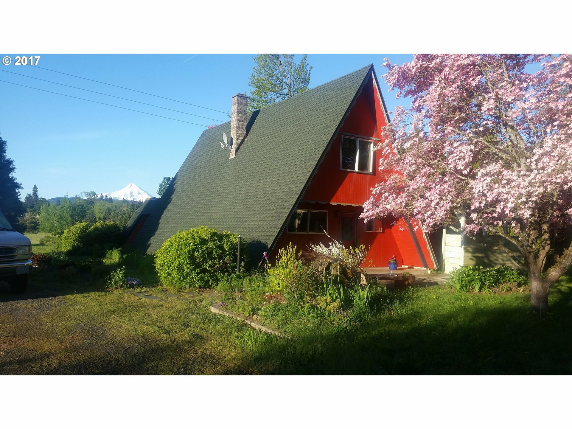 Property Photo: 920 Thistle Rd OR 97031